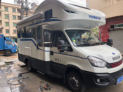 宇通凱倫賓威房車減震器改裝氮?dú)鉁p震器電控100段可調(diào)軟硬阻尼6段回彈可調(diào)